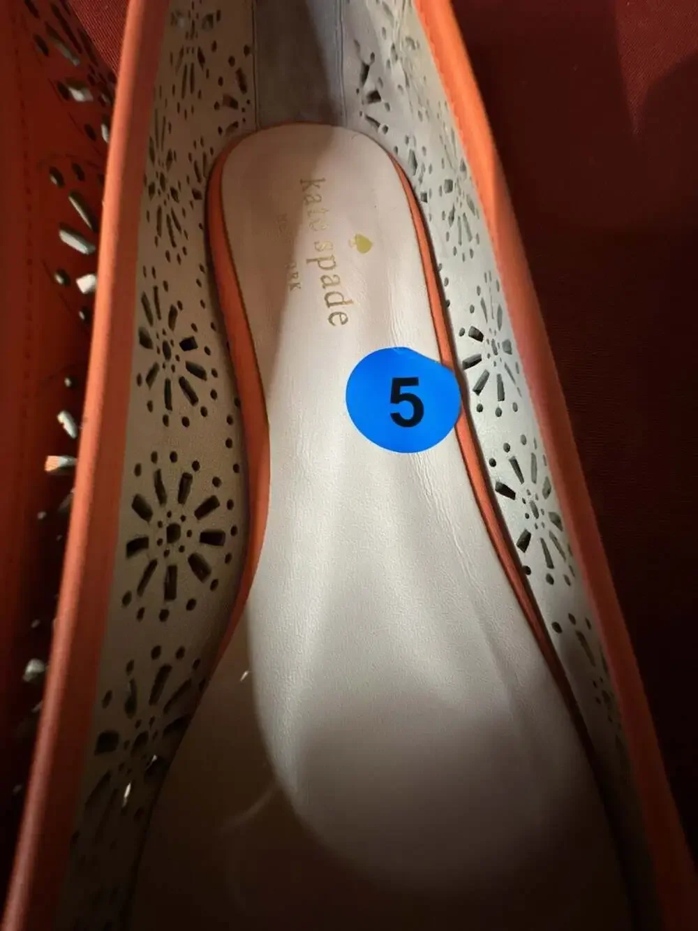 No.05 Kate Spade New York Perforated Leather Flats Size 8.5M Orange Bow